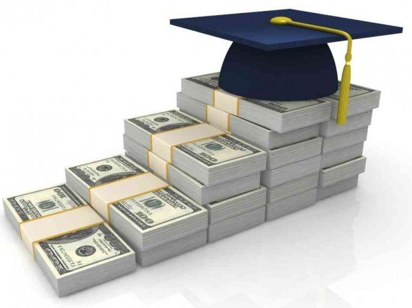 Vai pagar os estudos com um financiamento? Tome todo cuidado! Cuidados com o financiamento estudantil