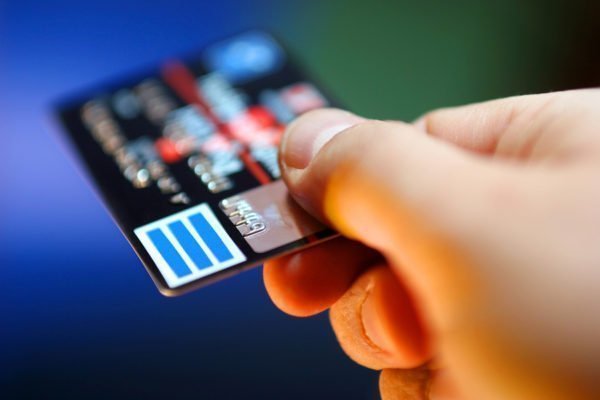 Evite ao máximo ter que financiar seu cartão de crédito! Cuidados com financiamento do cartão