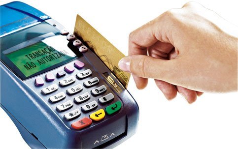 O que é dinheiro de plástico - Crédito ou Débito O que é dinheiro de plástico - Crédito ou Débito