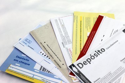 Como depositar cheque em envelope de dinheiro
