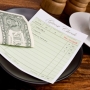 Você deve sempre pagar os 10% nos restaurantes? Pense bem!